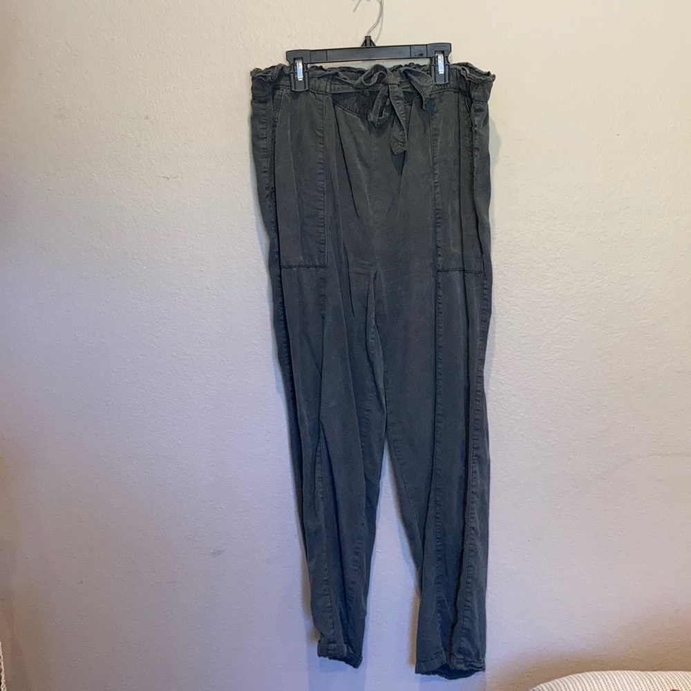 Cute comfy Aerie pants!